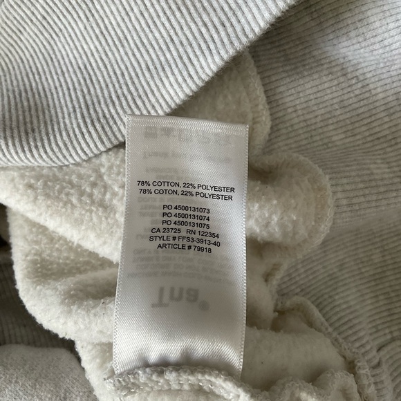 ARITZIA TNA Gray Cropped Boxy Sweatshirt - Picture 5 of 7